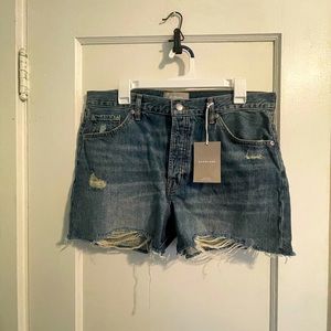 Everlane relaxed 90s short, never worn, brand new with tags. Size 31, nonstretch